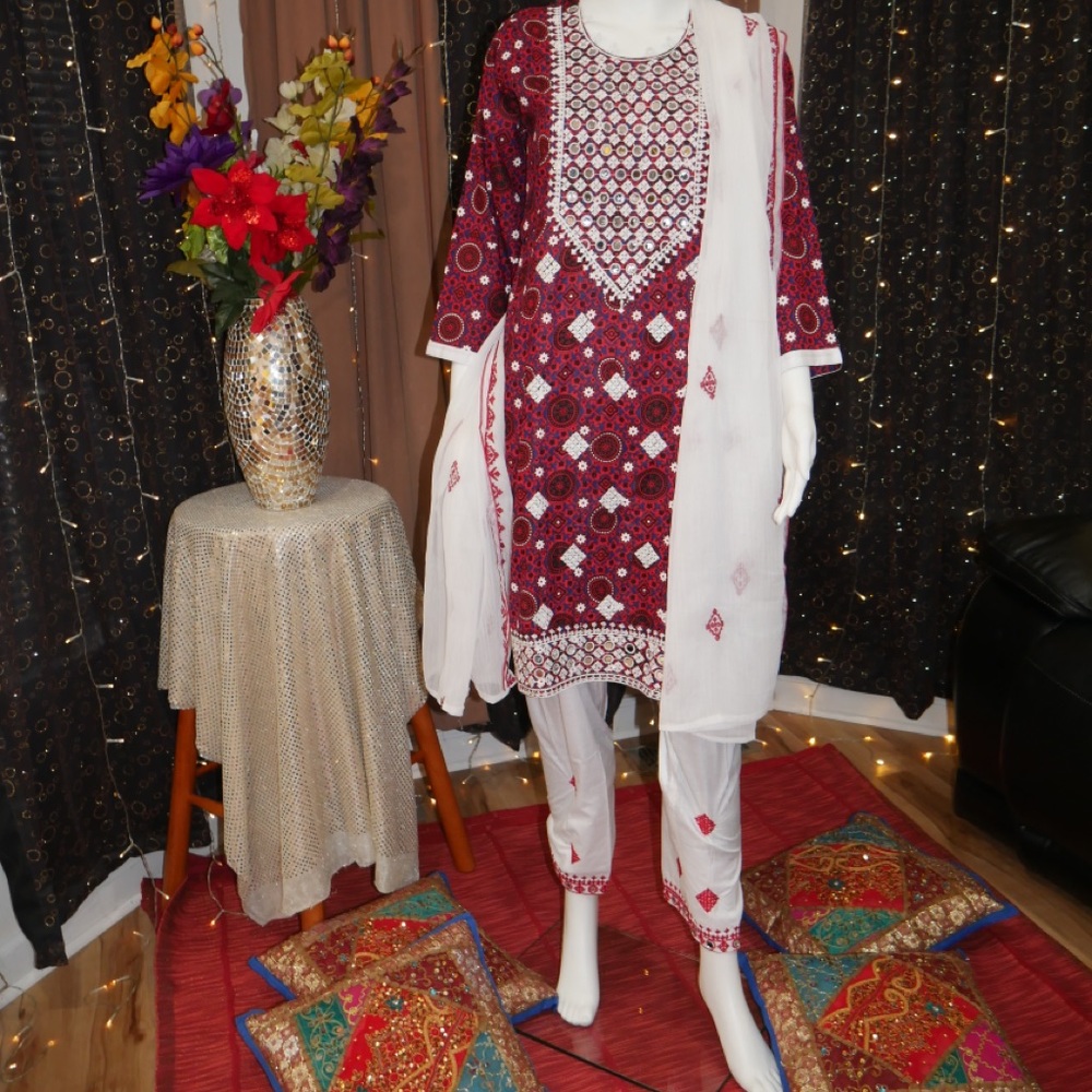 Pakistani Lawn Suit